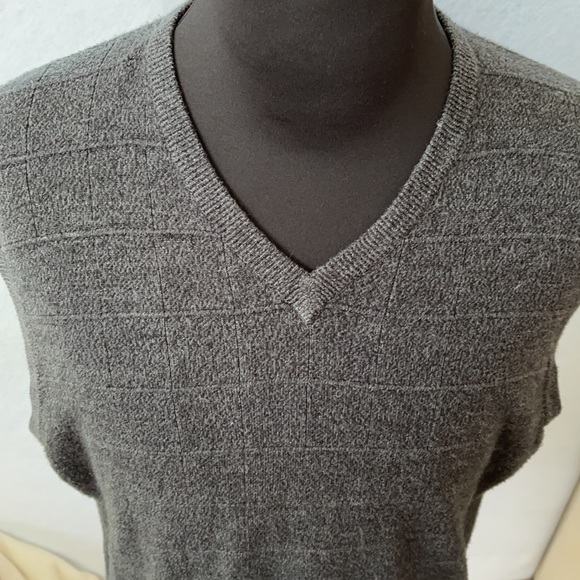 Dockers Gray Static Square Pattern Sweater Vest - Picture 4 of 12